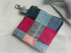 Nebesky modra rouška riflová.