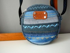 Nebesky modra rouška riflová.