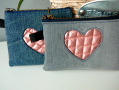 Nebesky modra rouška riflová.