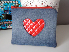 Nebesky modra rouška riflová.