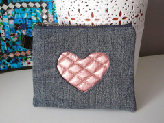 Nebesky modra rouška riflová.