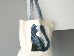 Nebesky modra rouška riflová.