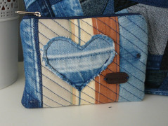 Nebesky modra rouška riflová.