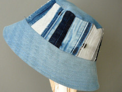 Nebesky modra rouška riflová.