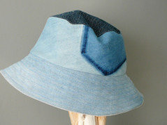 Nebesky modra rouška riflová.