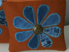 Nebesky modra rouška riflová.