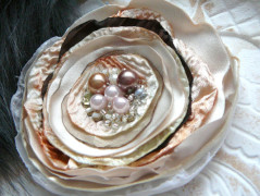 Nebesky modra rouška riflová.