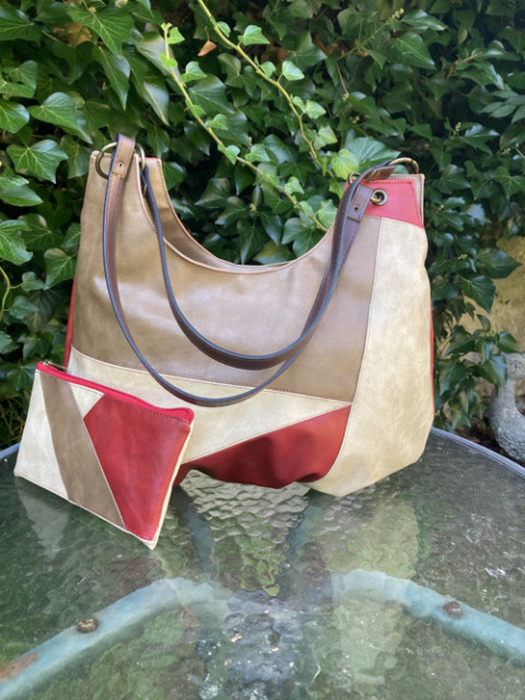 Kabelka barevná kabelka originální dárek výlet cestování. koženková 