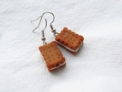 Lžička s autobusem.