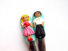 Lžička s autobusem.