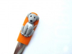 Lžička s autobusem.