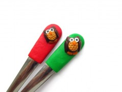 Lžička s autobusem.