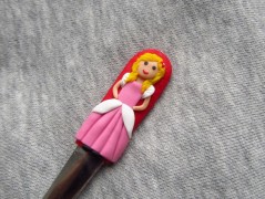 Lžička s autobusem.