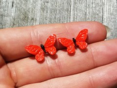 Lžička s autobusem.