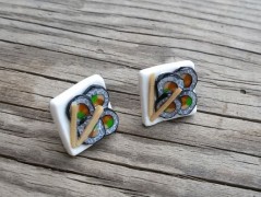 Lžička s autobusem.