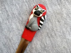 Lžička s autobusem.