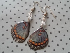 Lžička s autobusem.