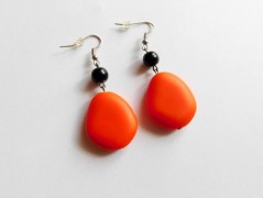 Lžička s autobusem.