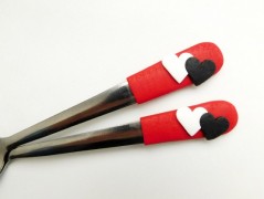 Lžička s autobusem.