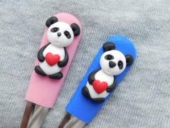 Lžička s autobusem.