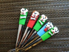 Lžička s autobusem.