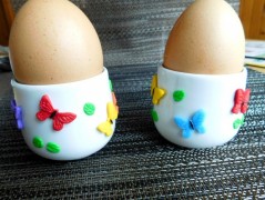 Lžička s autobusem.