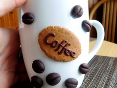 Lžička s autobusem.