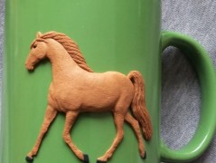 Lžička s autobusem.