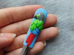 Lžička s autobusem.