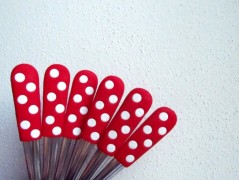 Lžička s autobusem.