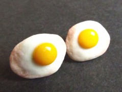 Lžička s autobusem.