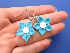 Lžička s autobusem.