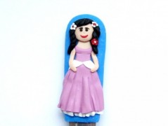 Lžička s autobusem.