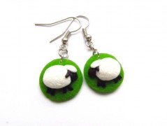 Lžička s autobusem.