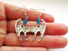 Lžička s autobusem.