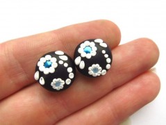 Lžička s autobusem.