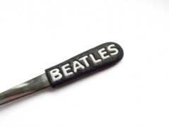 Lžička s autobusem.