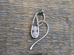 H jako Hana..přívěsek z chir. oceli