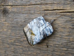 H jako Hana..přívěsek z chir. oceli