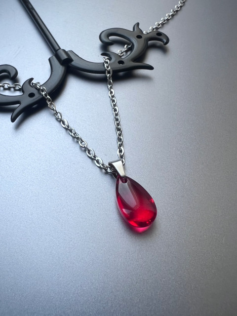 Řetízek s červenou slzičkou - Steel přívěsek sklo nerez slza slzička steel 