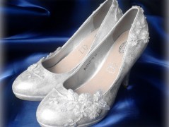 OZDOBA S FRANCOUZSKÝM ZÁVOJEM