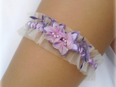 OZDOBA S FRANCOUZSKÝM ZÁVOJEM