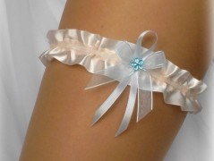 OZDOBA S FRANCOUZSKÝM ZÁVOJEM