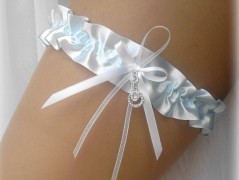 OZDOBA S FRANCOUZSKÝM ZÁVOJEM