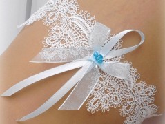 OZDOBA S FRANCOUZSKÝM ZÁVOJEM