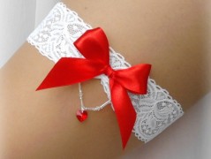 OZDOBA S FRANCOUZSKÝM ZÁVOJEM