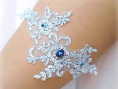 OZDOBA S FRANCOUZSKÝM ZÁVOJEM