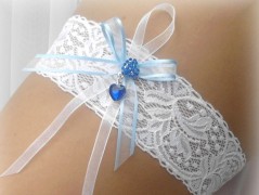 OZDOBA S FRANCOUZSKÝM ZÁVOJEM