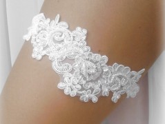 OZDOBA S FRANCOUZSKÝM ZÁVOJEM