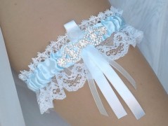 OZDOBA S FRANCOUZSKÝM ZÁVOJEM